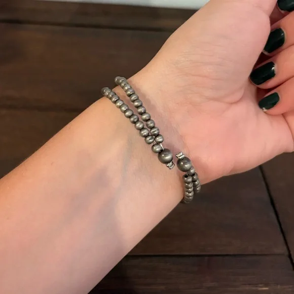 Faux Turquoise Flower Navajo Pearl Bracelet - Picture 3 of 4